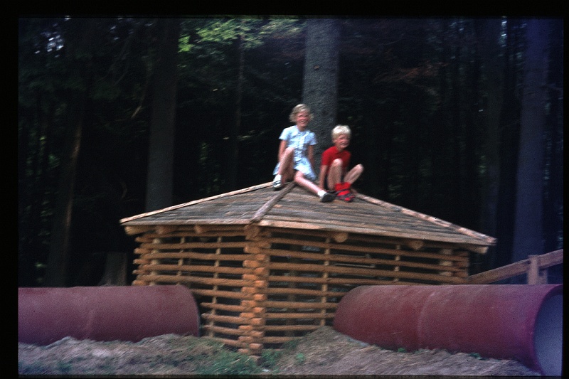 06.Frauenhausl jul 1971 Marion,Peter.JPG